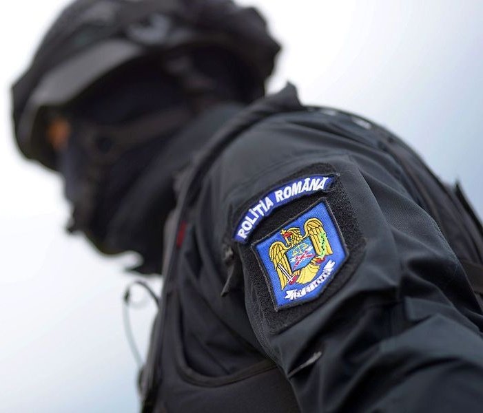 🇷🇴 The Romanian authorities are now interrogating people for supporting Georgescu on social media

Businessman, Sorin Constantinescu, was interrogated at the General Inspectorate of the police, because he supported the independent presidential candidate, Călin Georgescu, online
