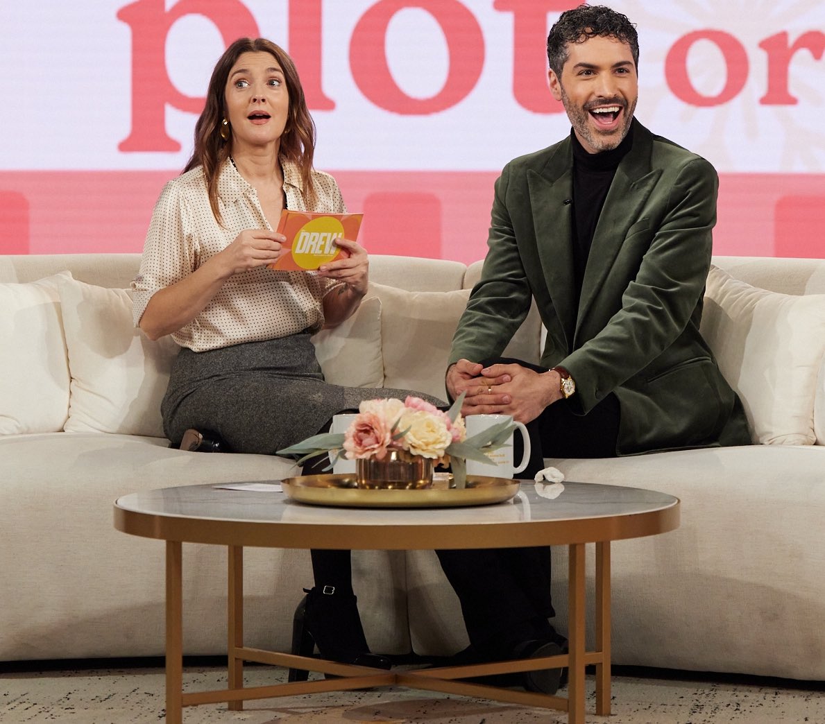 DannyPellegrino's tweet photo. Catch me on @DrewBarrymoreTV today! I’m talking #DecktheWalls and I have a fun little announcement! ❤️💚 https://t.co/w9f8ayQKBz