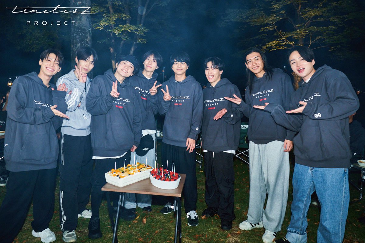 timelesz_proj's tweet photo. 【Behind The Audition】 

〜𝑜𝑓𝑓 𝑠ℎ𝑜𝑡〜
📸 全体集合写真
📸 10月生まれの候補生と #timelesz

#ネトフリでタイプロ https://t.co/azlBhuQCfk