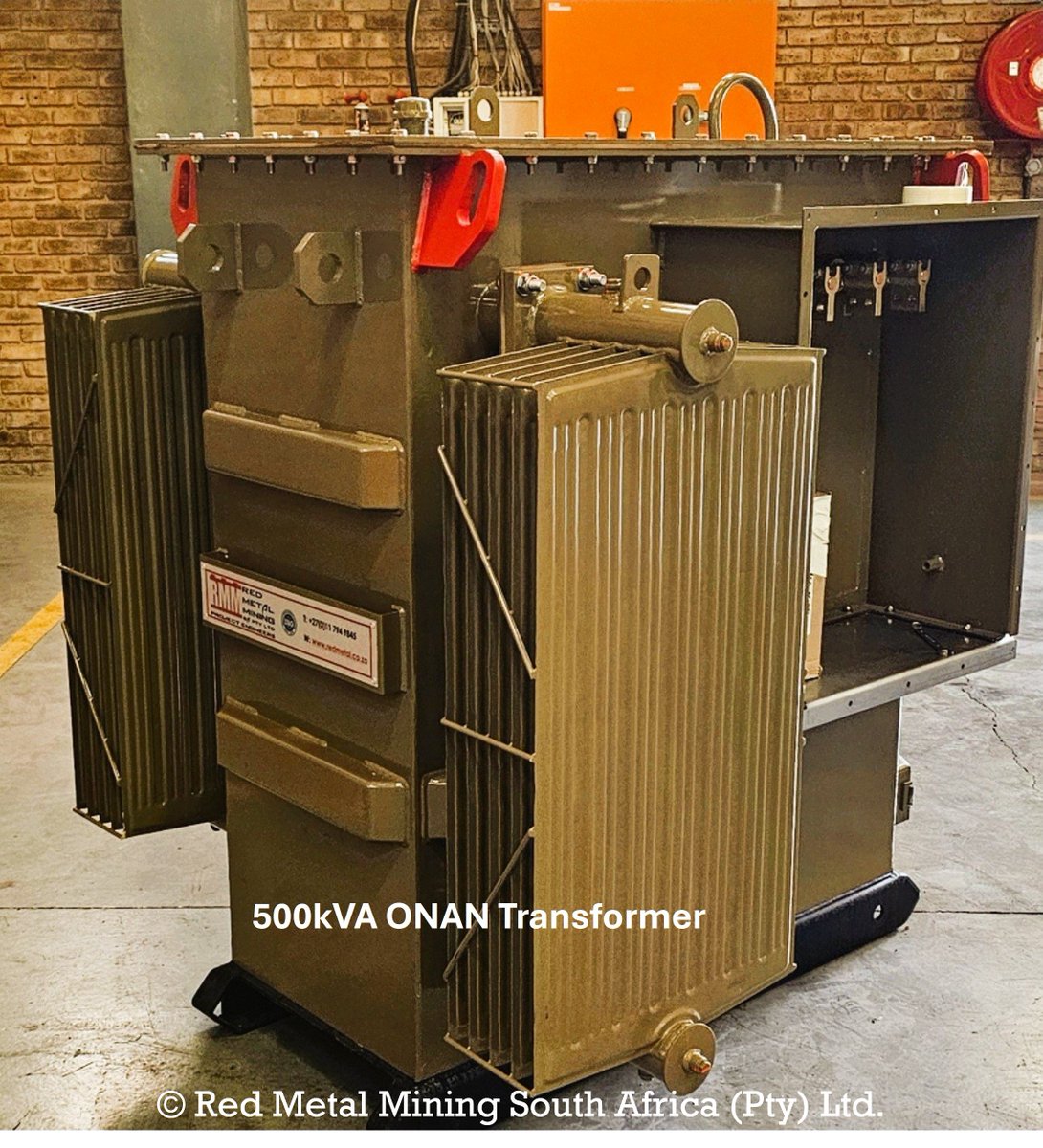 redmetalmining's tweet photo. At our Chloorkop facility, we design and manufacture Oil Transformers (100-3150kVA) &amp; Mini Substations for surface, underground, and solar PV applications.
✔ Tailored engineering
✔ Quality repairs &amp; upgrades
✔ Grid &amp; safety standard compliance
✔ FAT &amp; SAT reports included https://t.co/FTVYsW2NNl