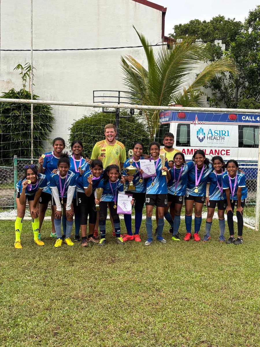 Coach_DarrenOC's tweet photo. U14 GIRLS INTERNATIONAL SCHOOLS CHAMPIONS!!!!

Wow! An already unbelievable week has now somehow got even better!  

Stafford’s first ever International Schools Championship Victory! 

These kids are so special! https://t.co/zzTDbGpRov