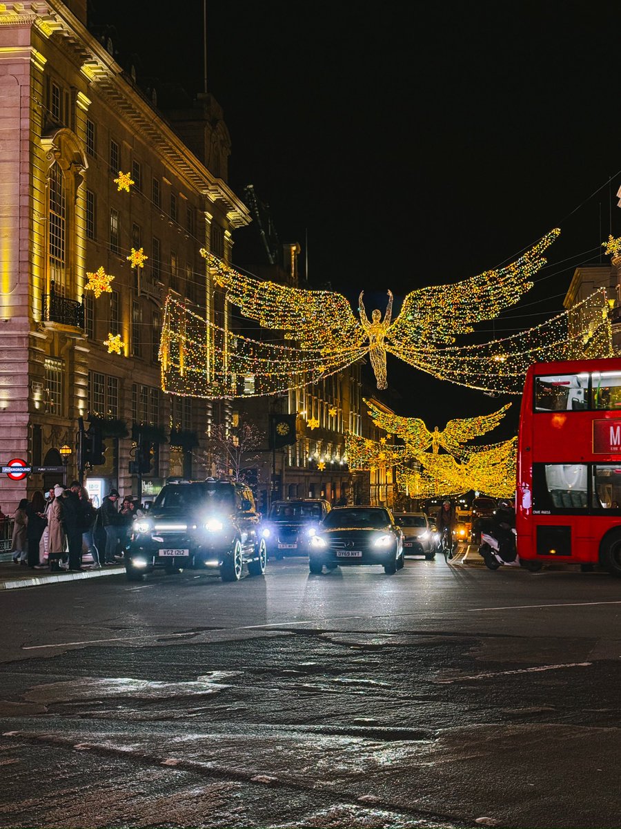 Navidad en Londres 🎄❄️✨ — bucket list instagram.com/reel/DDhWcUMMN… #London #londonchristmas #Christmaslights