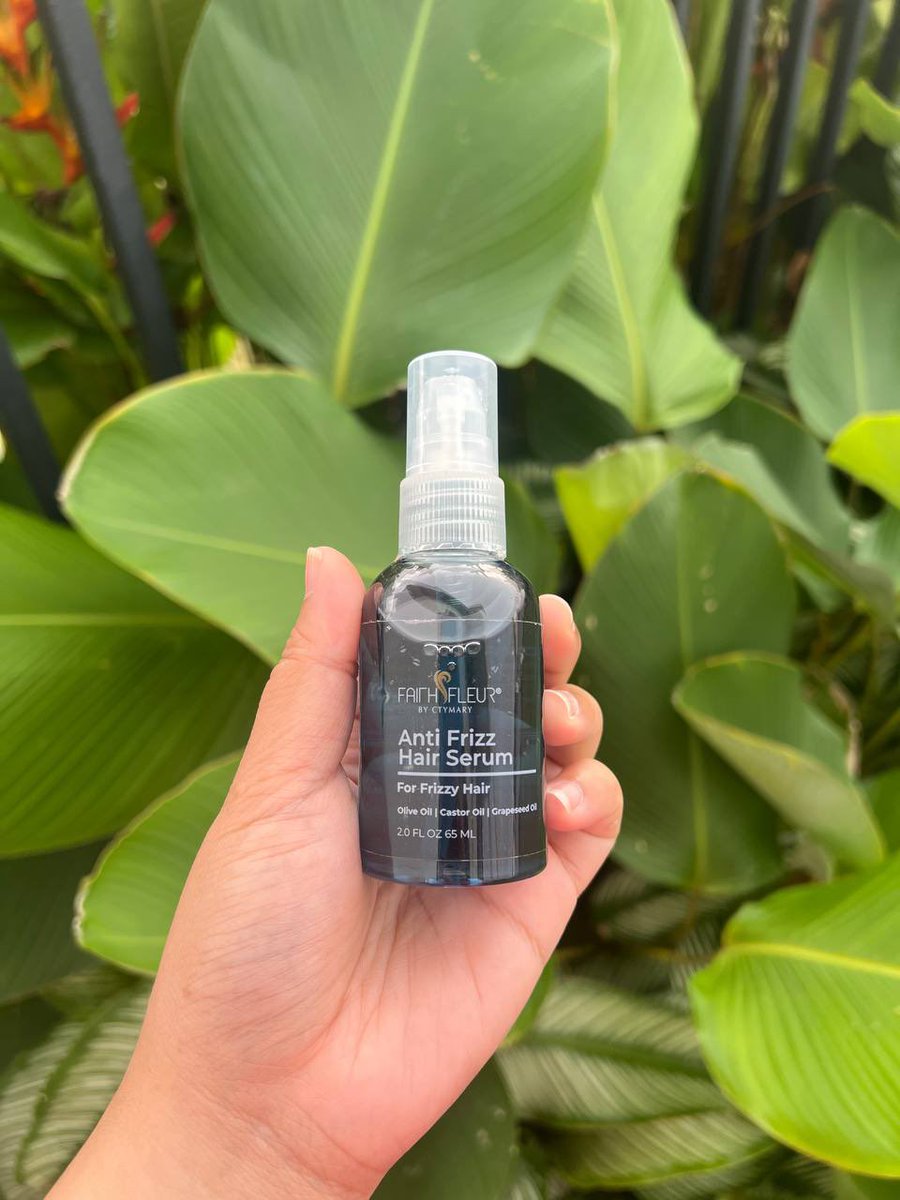 glowskinhacks's tweet photo. No more rambut kusut, rambut rosak, rambut berbau and so on. Worth your money sebab sebotol rm10 je gaisss 😭

Tak perlu spend mahal" pergi buat rambut. Pakai je serum ni ha settle masalah. 

Nk guna dia pun mudah, hanya picit atas tapak tangan dan sapu dekat rambut. https://t.co/gDn56Buvbf
