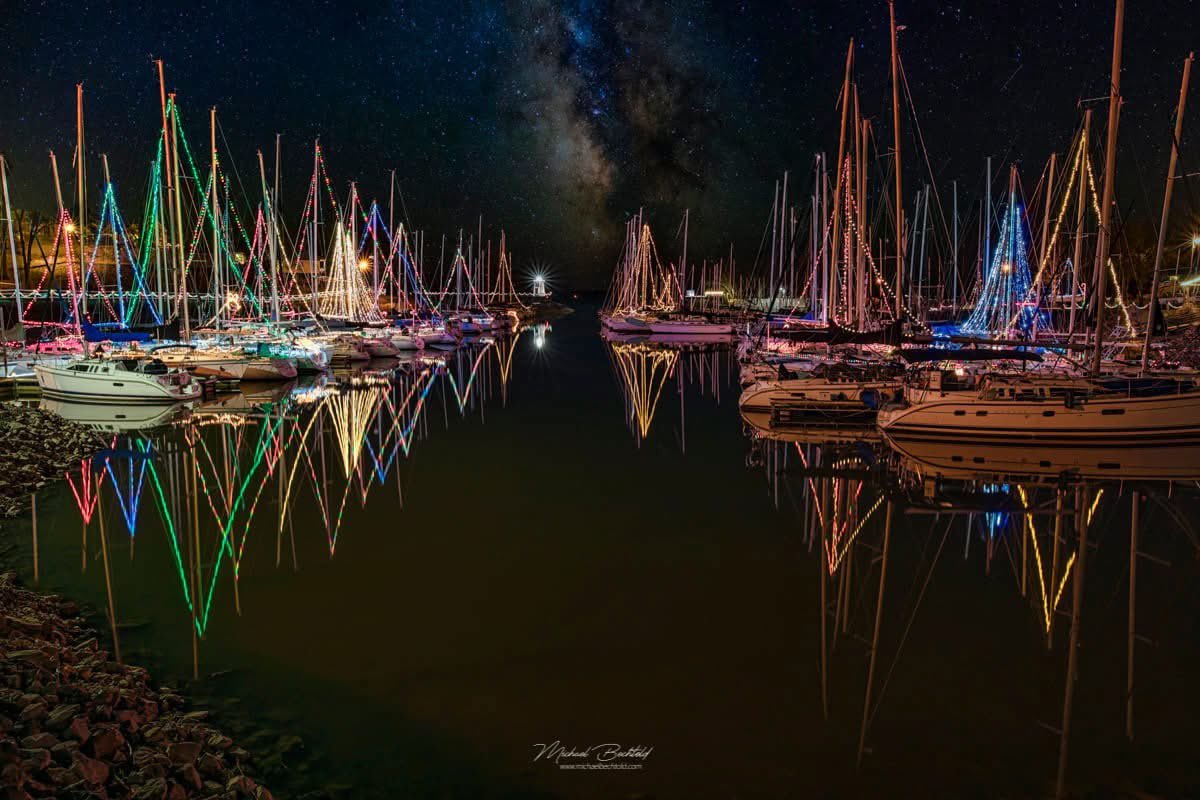 MichaelBec12647's tweet photo. A Christmas Sail! #sailboat #reflections #lake #boatdock #milkyway #photooftheday #picoftheday https://t.co/wr7RXnBsKo