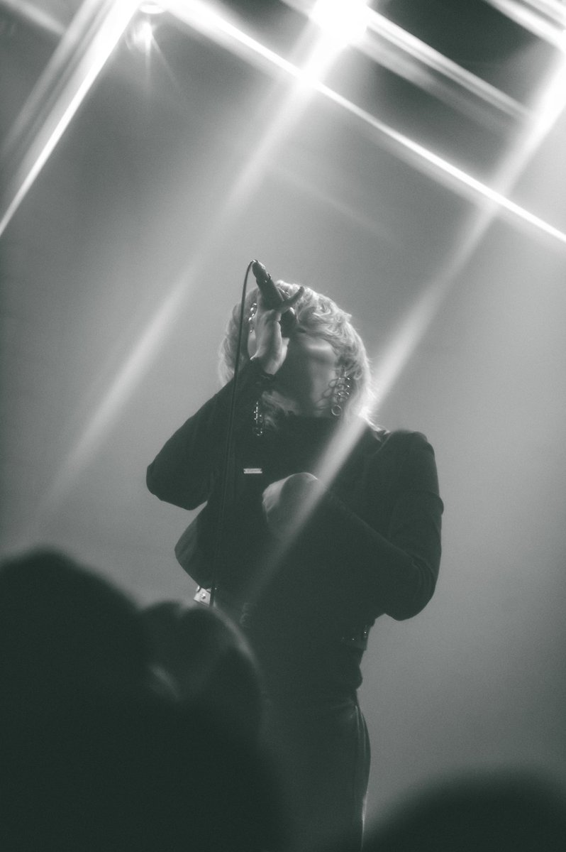 Cuon_Official's tweet photo. Cuon
2nd Oneman Live
"群青"

みんなの貴重な時間をくれて本当にありがとうございました◎
特別な夜になってくれていたら嬉しいです🌙

また必ずどこかで…◎

📸@boc_acha https://t.co/k6PWox8g3p