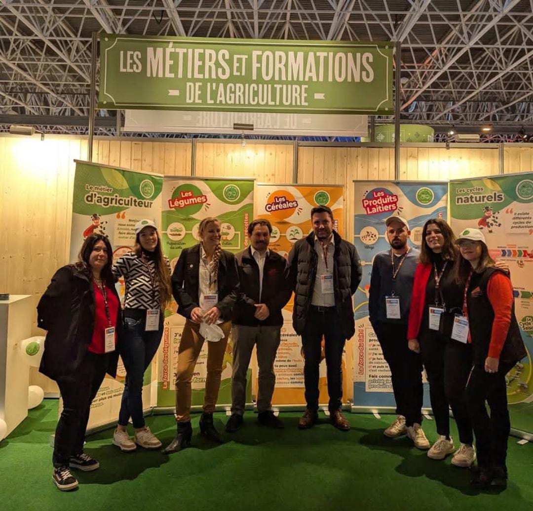 DemainJeSeraiPaysan (@demainpaysan) on Twitter photo Nous sommes présents au salon #REGAL de #Toulouse avec les <a href="/JAOccitanie/">JeunesAgriOccitanie</a> pour présenter les #métiers de l'#agriculture aux élèves de la région ! 🧒📚 Nous sommes présents au salon #REGAL de #Toulouse avec les <a href="/JAOccitanie/">JeunesAgriOccitanie</a> pour présenter les #métiers de l'#agriculture aux élèves de la région ! 🧒📚