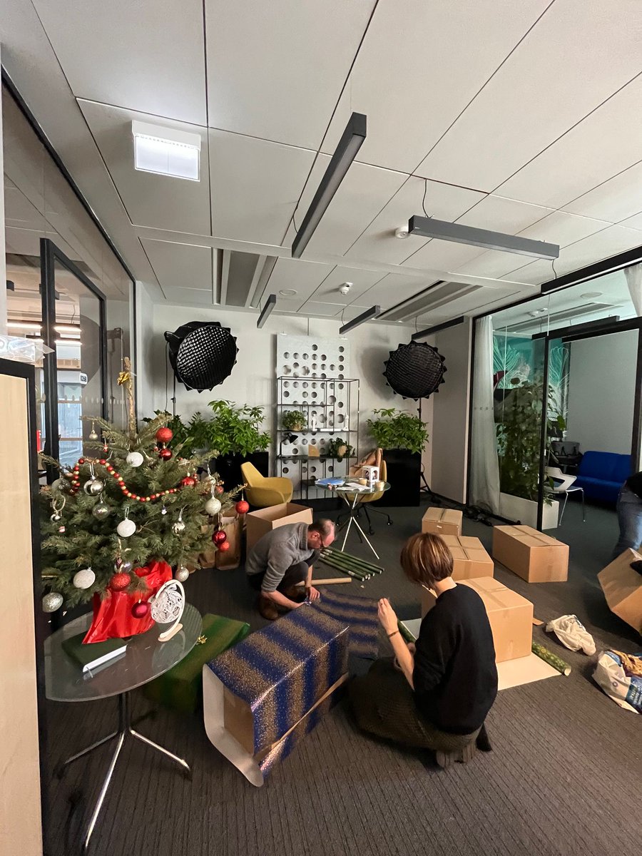 🎀Jak co roku nasza redakcja dokłada swoją cegiełkę do <a href="/szlachetnapaczk/">Szlachetna Paczka</a>.  
🎁Zapakowaliśmy już prezenty i mamy nadzieję, że sprawią pani Halinie dużo radości.

🤍Warto pomagać🖤