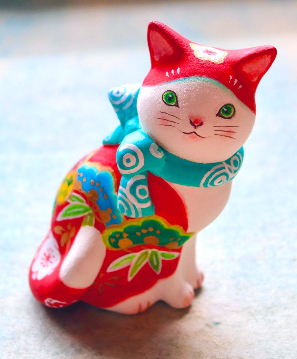 加賀五彩リボン猫』 お顔がちょっとふっくらしたこちらのリボン猫の柄