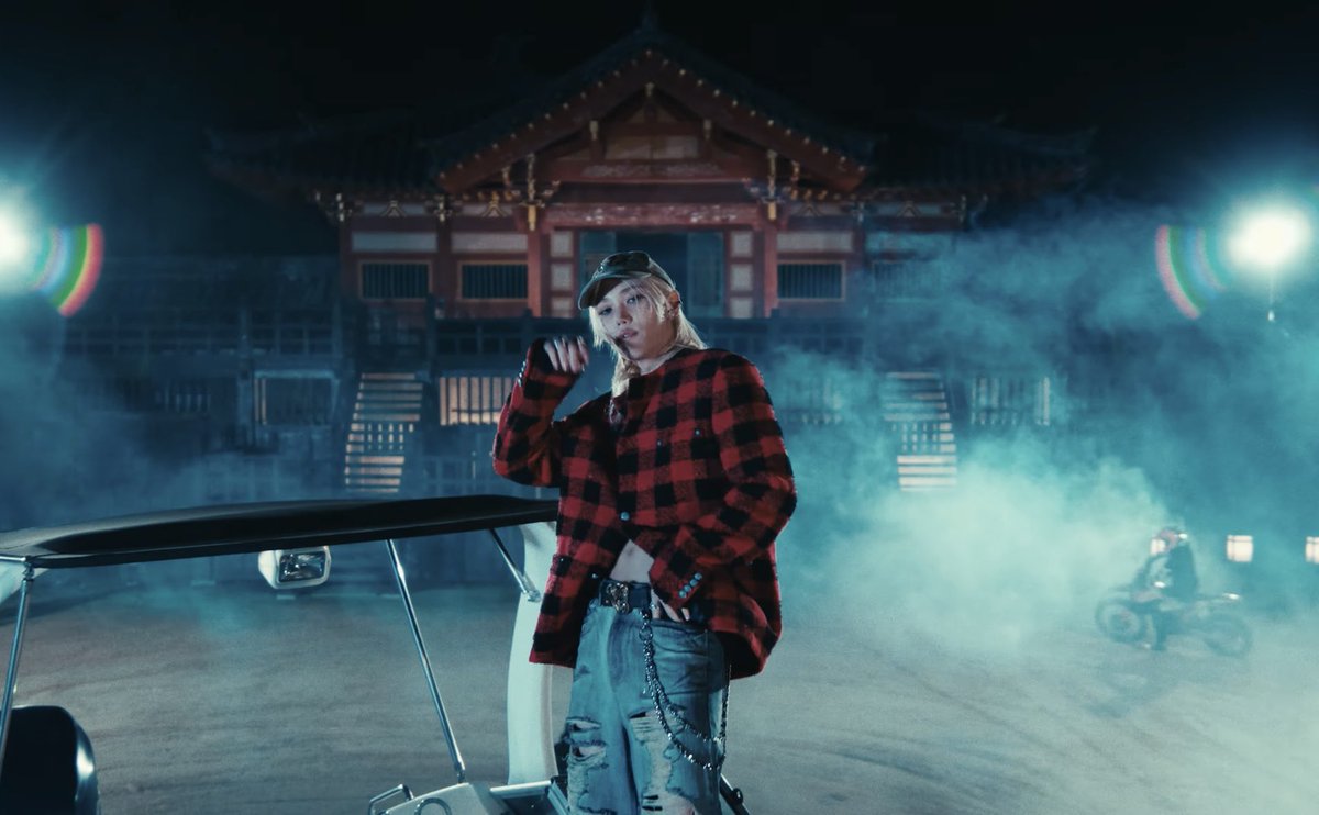 MTVUK's tweet photo. As you guys may have suspected, I will be watching Stray Kids’ Walking On Water music video until further notice. Thank you for your understanding x #WalkinOnWater #StrayKids #MTVCeleb https://t.co/Umi3LACPQM