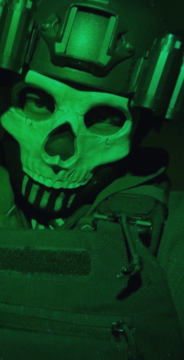 opknute's tweet photo. there he is. simon riley.

#GhostCod #GhostCosplay #COD
#CODCosplayer #Cosplayer #BO6 https://t.co/z13uwYl1A4