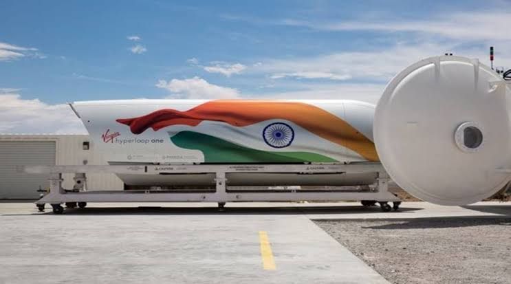 IndianTechGuide's tweet photo. 🚨 IIT Madras has completed a 410-meter Hyperloop test track, marking a milestone in futuristic transportation. 

Mumbai - Pune
Bengaluru - Chennai 
Amaravati - Hyderabad 
Gurgaon - Noida

Some of the suitable routes for future transport. https://t.co/QWFEUlrZ43