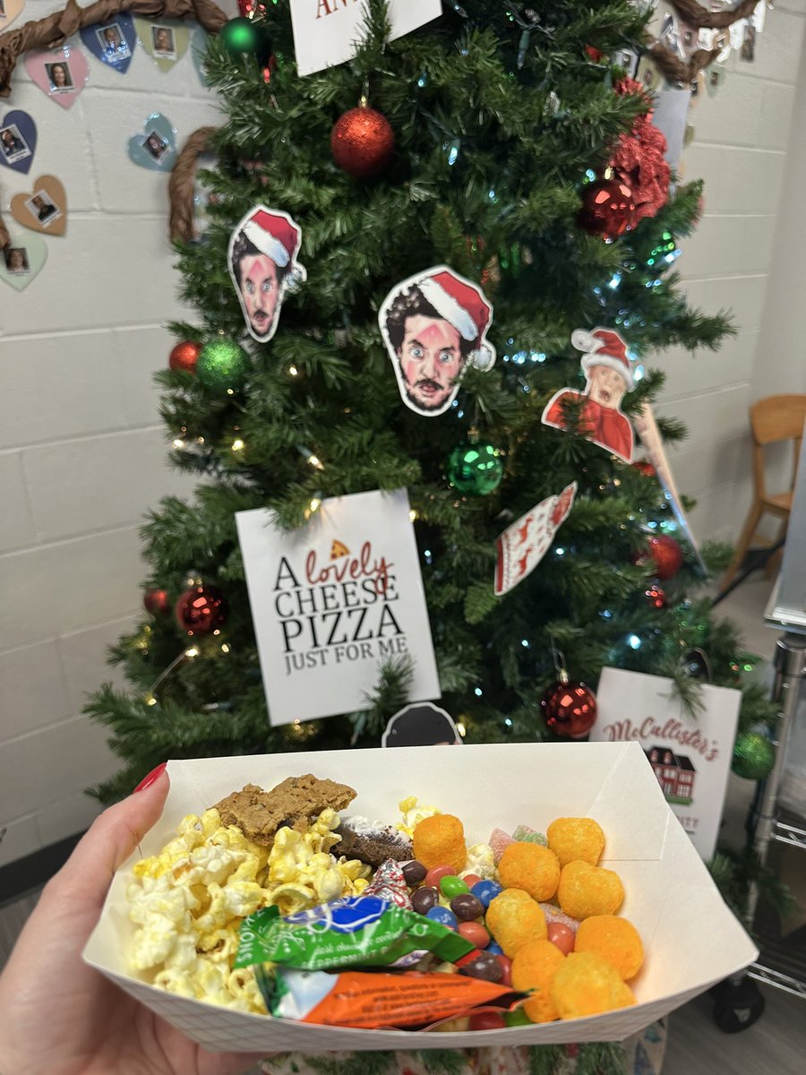 When your admin loves a good theme 🙃

“I’m eating JUNK and watching Rubbish!” 
#teamHES <a href="/I_T_Holleman/">Holleman Elementary</a>