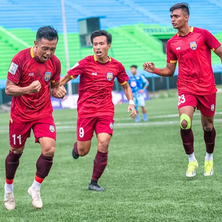 FootballBharati's tweet photo. Thomyo Shimray and Stephane Binong scored braces 🤩 as
SC Bengaluru and Delhi FC played out a thrilling draw ⚔️ in the I League 🇮🇳
#IndianFootball #SCBDFC #ILeague #SCBengaluru #DelhiFC #GoldenTigers #DilMeinDilli #FootballDeva #AsianFootball #TheWorldSport https://t.co/0KFj536qXz