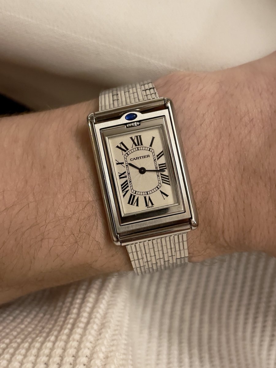 secondemorte's tweet photo. Cartier Tank Basculante 2390 et son calibre mécanique 060MC https://t.co/uoI5MSZHtG