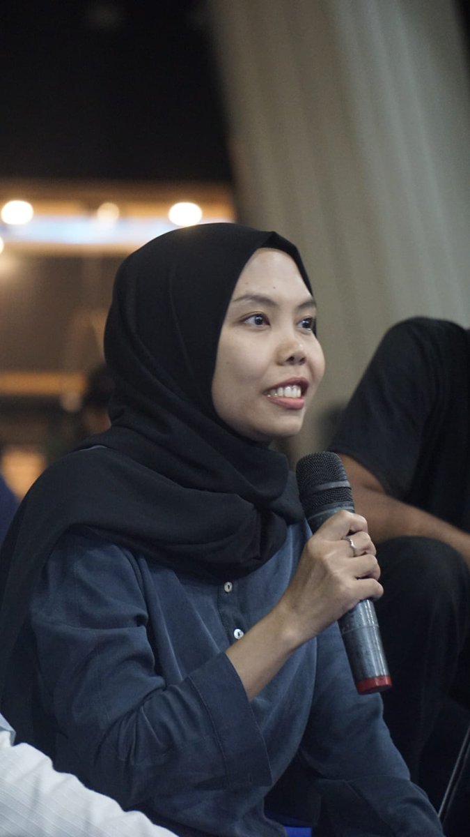 kenduricinta's tweet photo. Sesi Mukadimah #KCDes malam ini. Bergembira, duduk melingkar bersama, menuntaskan rindu berjumpa. https://t.co/DTR1FtYKoh
