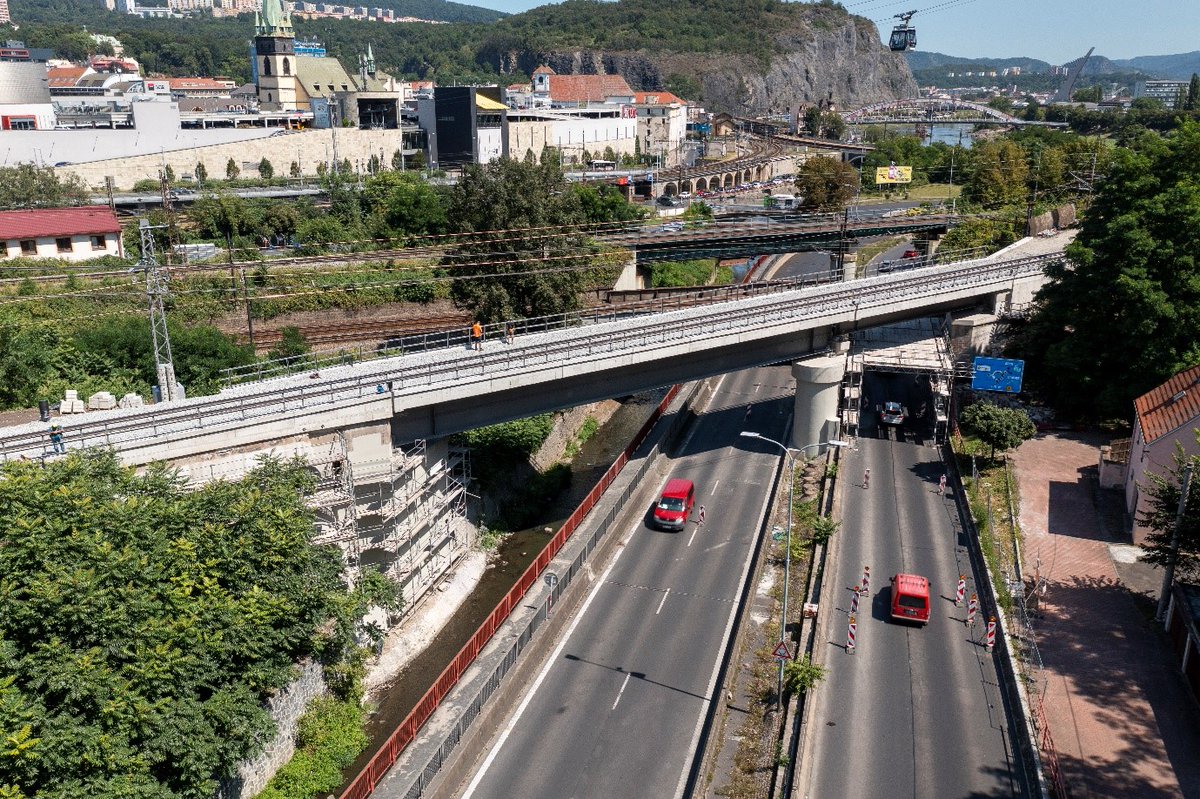 🆕Modernisation of railway infrastructure in the Ústí nad Labem Region in Czechia receives €1.62 million from the #JTM Public Sector Loan Facility 

Read the news 👉 europa.eu/!94NqRn