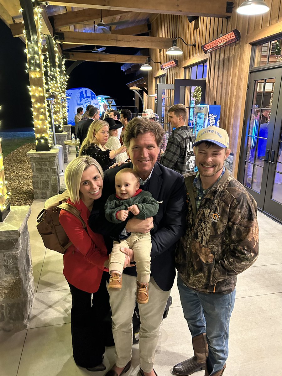 ThugnastyMMA's tweet photo. we got the priveledge of hangin out with sum of the coolest people on the planet last nite. we dont leave the farm much so it was pretty intense for us. so many amazing people whom i love with all my heart. 

unlce theo, tucker carlson, tim kennedy, my favorite film maker of all time mel gibson, and eddie griffin. these guys know how to throw down