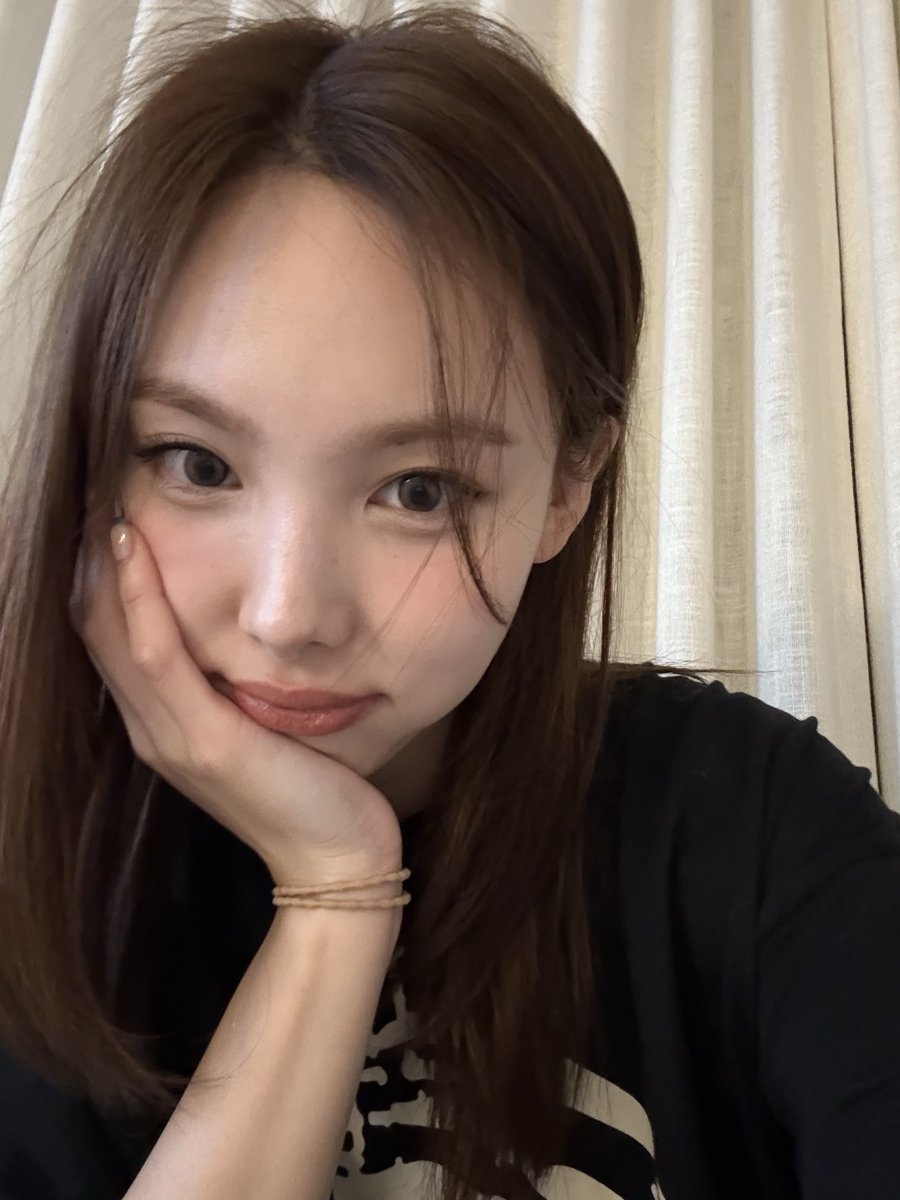 inysbbl's tweet photo. [🐰📸] • 241213 https://t.co/CdPLuzQkxk