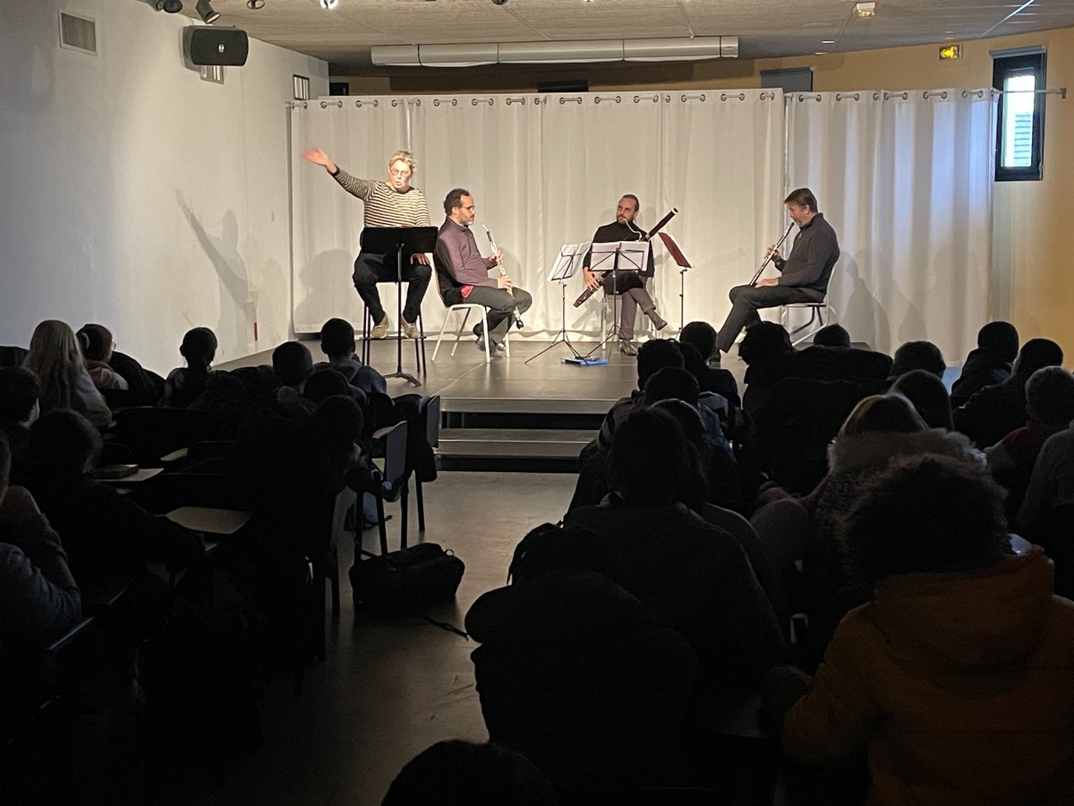 katellga1's tweet photo. Les élèves de 6ème du collège P.Picasso ⁦@GisorsOfficiel⁩ ont pu bénéficier d’une représentation de très grande qualité de «contes en musique» mise en scène par les musiciens et comédien de l’⁦@operaderouen⁩!
Une belle parenthèse, très appréciée!
⁦@Fmarchand_27⁩ https://t.co/u5st4DoXlh