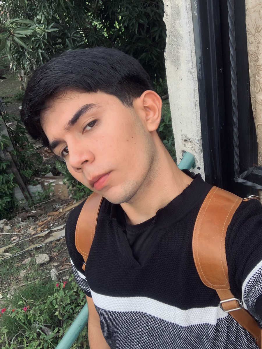 Santopp1's tweet photo. 😏 https://t.co/SzaBvG1NGl