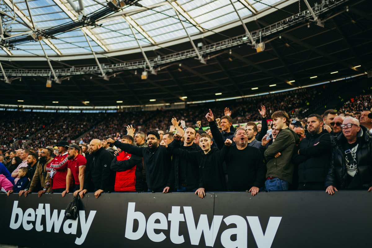 ManUtd's tweet photo. An away day like no other 🏙️❤️‍🔥

Let's hear you loud and proud later, Reds — UNITED! ✊🇾🇪

#MUFC || #MCIMUN https://t.co/f6QCsdqqI5