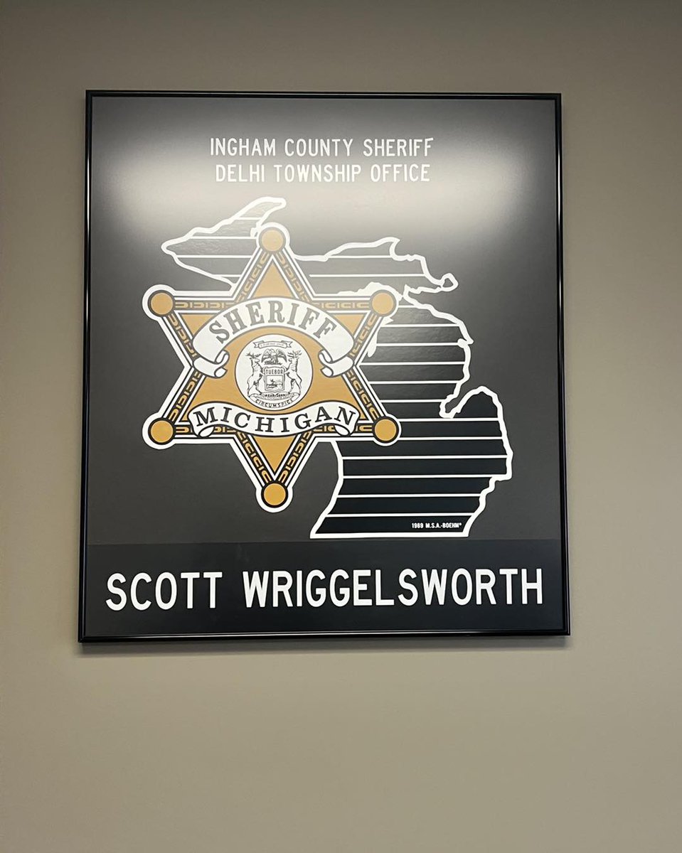 Streamline_Ent's tweet photo. As part of our #SalutetoService program, we’re delivering pastries and coffee to show appreciation for the hardworking first responders who keep our community safe. Thank you, Ingram County #Police, for your dedication and service! https://t.co/IDbf7SX1Sp https://t.co/2Bw8xqxbCS