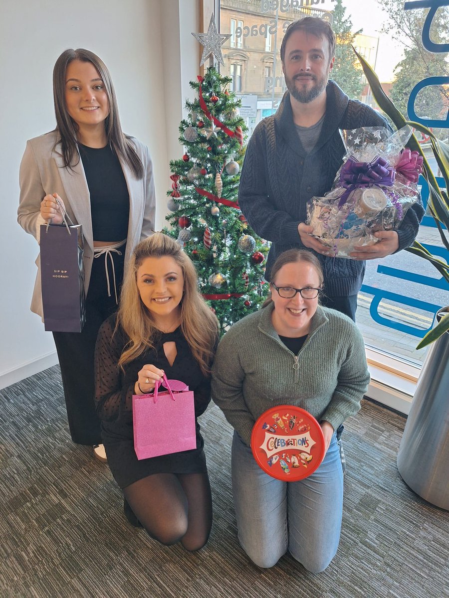 falkirkhub's tweet image. Earlier this week, we hosted our Tenant Coffee Morning—there was lots of delicious pastries, coffees and community spirit in the room! ☕️✨🎄

A highlight was the charity raffle in aid of Maggie's Forth Valley. 

#FalkirkBusinessHub #Christmas #MeetWorkCreate #Falkirk