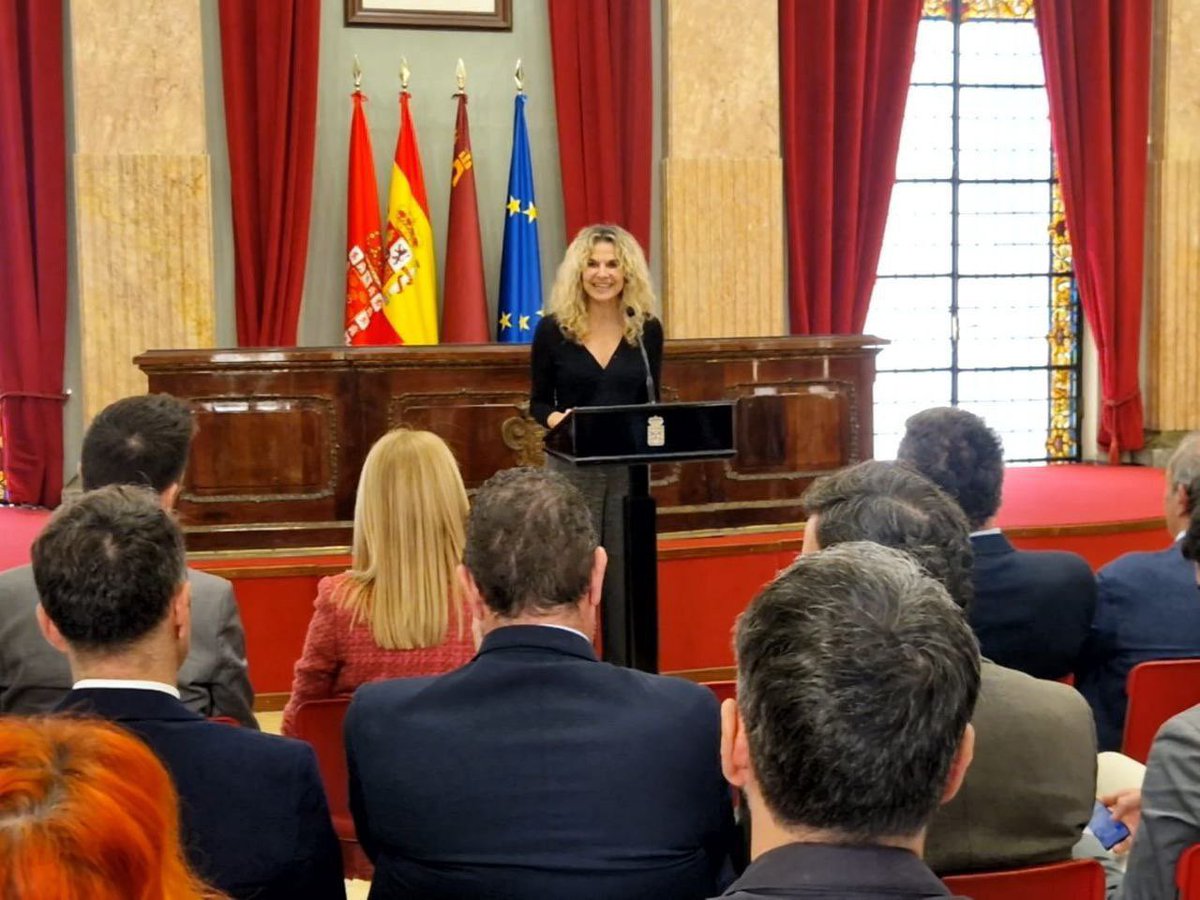 Amparo Merino Segovia (@segovia_merino) on Twitter photo Hoy he tenido el placer de presentar en Murcia la capitalidad de la Economía Social del 2025.
Con diálogo y cooperación, estoy convencida de que junto a <a href="/ucomur/">Unión Cooperativas Trabajo Asociado Región Murcia</a>, <a href="/AytoMurcia/">Ayuntamiento de Murcia</a>, <a href="/regiondemurcia/">Gobierno de la Región de Murcia</a> y <a href="/japedreno/">Juan Antonio Pedreño</a> estaremos a la altura del desafío. Hoy he tenido el placer de presentar en Murcia la capitalidad de la Economía Social del 2025.
Con diálogo y cooperación, estoy convencida de que junto a <a href="/ucomur/">Unión Cooperativas Trabajo Asociado Región Murcia</a>, <a href="/AytoMurcia/">Ayuntamiento de Murcia</a>, <a href="/regiondemurcia/">Gobierno de la Región de Murcia</a> y <a href="/japedreno/">Juan Antonio Pedreño</a> estaremos a la altura del desafío.