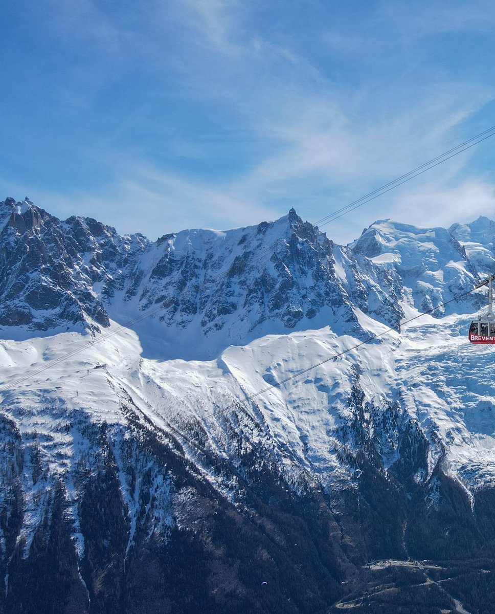 MONTBLANC_NR's tweet photo. ℹ️ Brévent : ouverture partielle dès le 14
décembre!
Face au Mont-Blanc, préparez-vous à des premières glisses inoubliables !
#brevent #chamonix #montblanc #ski https://t.co/iKb1bR2Xmp