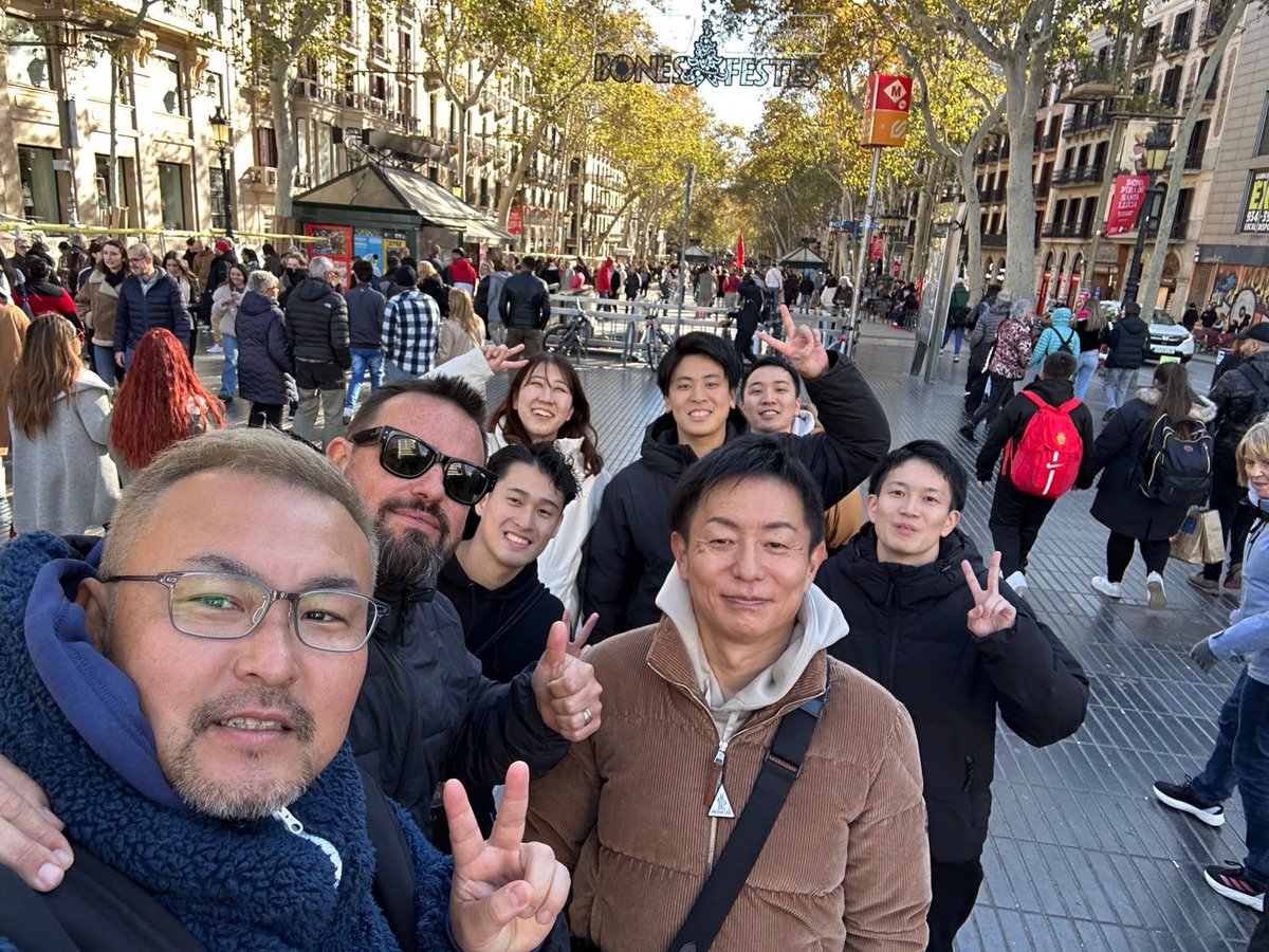 saku_drstretch's tweet photo. スペイン研修🇪🇸

自分だけの力では
なかなかできない経験を
させていただきました。
自分たちの持っている技術に
自信を持ちつつ
でも常に謙虚に、その価値に見合う
努力していこうと思います。

出逢いにも感謝。
#ドクターストレッチ
#グランドトレーナー
#スペイン研修
@shirahta1228 https://t.co/OwuHPdgpRx