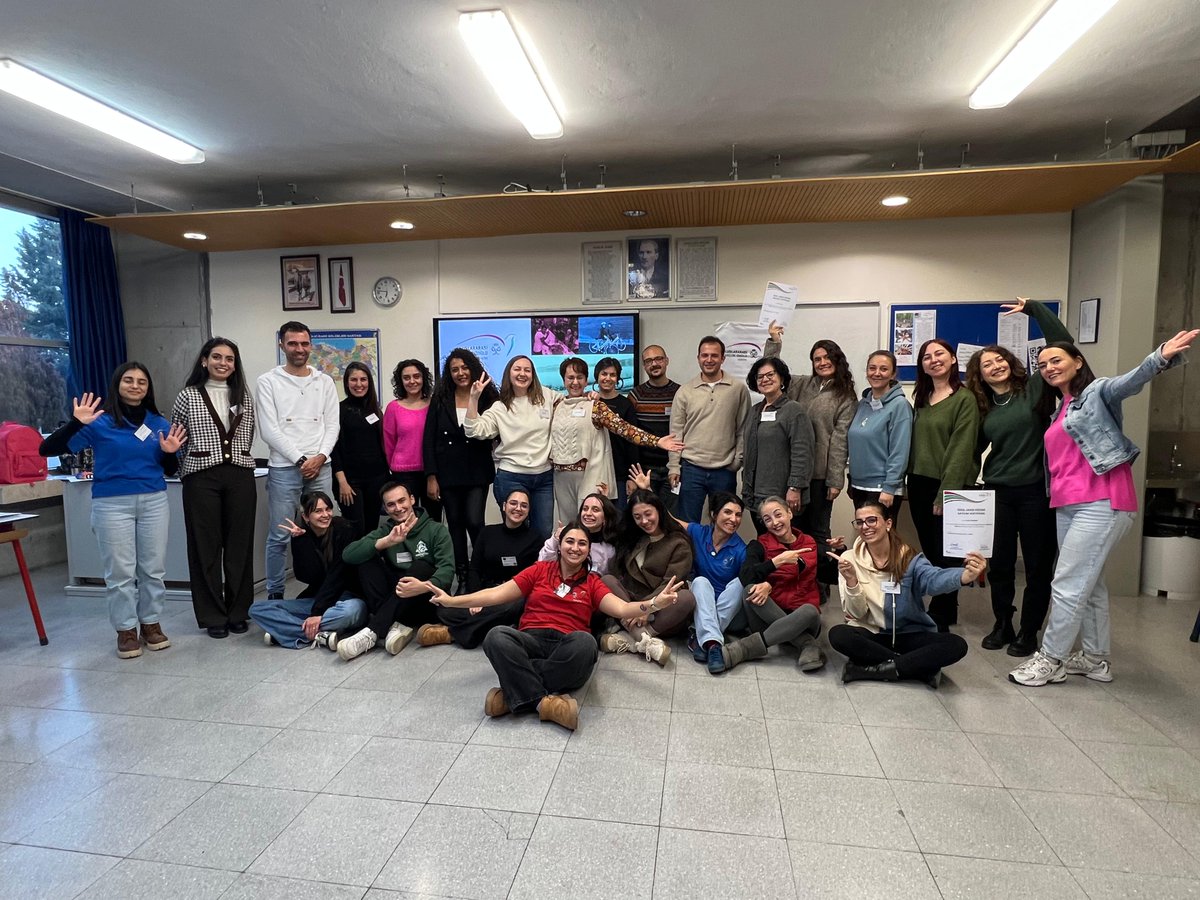 intawardTR's tweet photo. 30 Kasım 2024 tarihinde TED Ankara Koleji ev sahipliğinde gerçekleştirdiğimiz Ödül Lideri eğitiminde aramıza katılan yeni gönüllülerimize "Hoş Geldiniz" diyoruz.

#kişiselgelişim #yetişkineğitimi #gönüllülük #liderlik #mentörlük #uluslararası #gençlik #sertifika https://t.co/6OFiiJQnVC