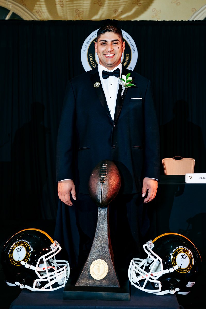 LouGrozaAward's tweet photo. The first Lou Groza Award winner in program history 👏

📰: https://t.co/2z6adG6zVq https://t.co/XJsEvsGljY
