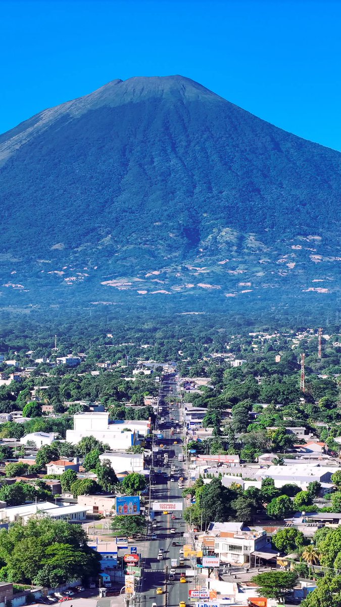 Video_sv's tweet photo. El Salvador avanza con determinaci��n hacia un futuro brillante. https://t.co/lnLTSUsEji