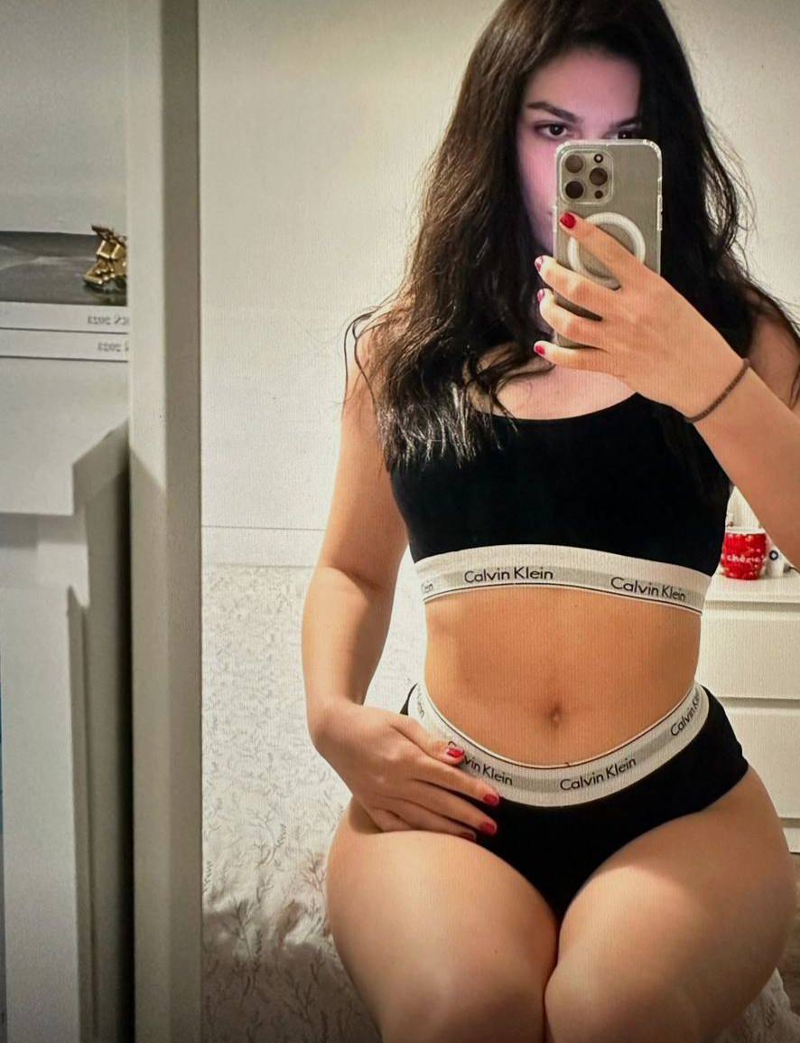 My thighs double when I sit🥵😍 https://t.co/n5D9jQOneU