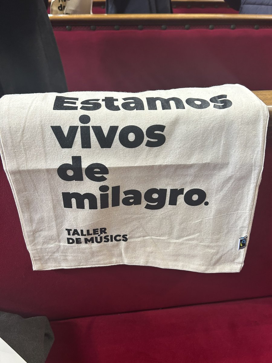 EdGarciaCas's tweet photo. Avui hem estat a la celebració dels 45 anys de @tallerdemusics amb un acte al Paranimf de la @UniBarcelona, un referent d’excel·lència i talent.
Moltes gràcies #Lluis Cabrera, per tenir una visió, haver insistit i no defallit aquests anys.
Felicitats Taller!!
#AmbSuportICEC https://t.co/QMaHzuZIGW