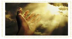 تحتاج ياولدي أحيانًا أن تفرغ قلبك من كل شيء إلا هو، لتغدو كالمحب الذي لا يرى في الوجود سوى محبوبه. في تلك اللحظة، تكون الروح هي الجاثية على ركبتيها أمامه، قبل أن ينحني الجسد. 
إنها لحظة تتوحد فيها مع الصمت، و تتلاشى كل الأصوات إلا نداء يا رب. تغدو الروح كالطائر الذي وجد ملاذه،