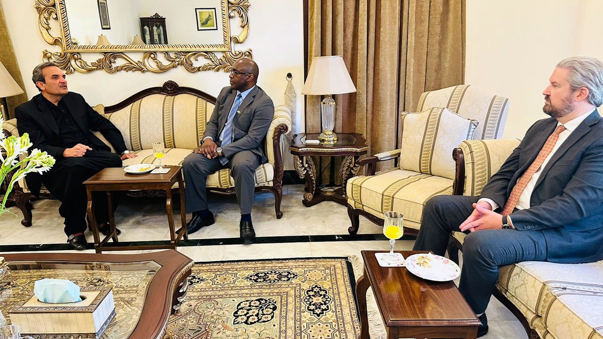 HaiderHotiANP's tweet photo. Had a detailed meeting with US Consul General Shante Moore in Mardan to discuss Pakistan's political &amp; security situation, especially in Khyber Pakhtunkhwa. ANP’s sacrifices for peace ensure stability today. We remain steadfast in supporting democracy – the key to our survival. https://t.co/kFacOldzVs
