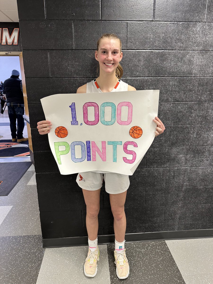 Congratulations to Springville junior Rowan Jacobi for eclipsing the 1,000 career point plateau during the Orioles’ contest hosting Maquoketa Valley last night.