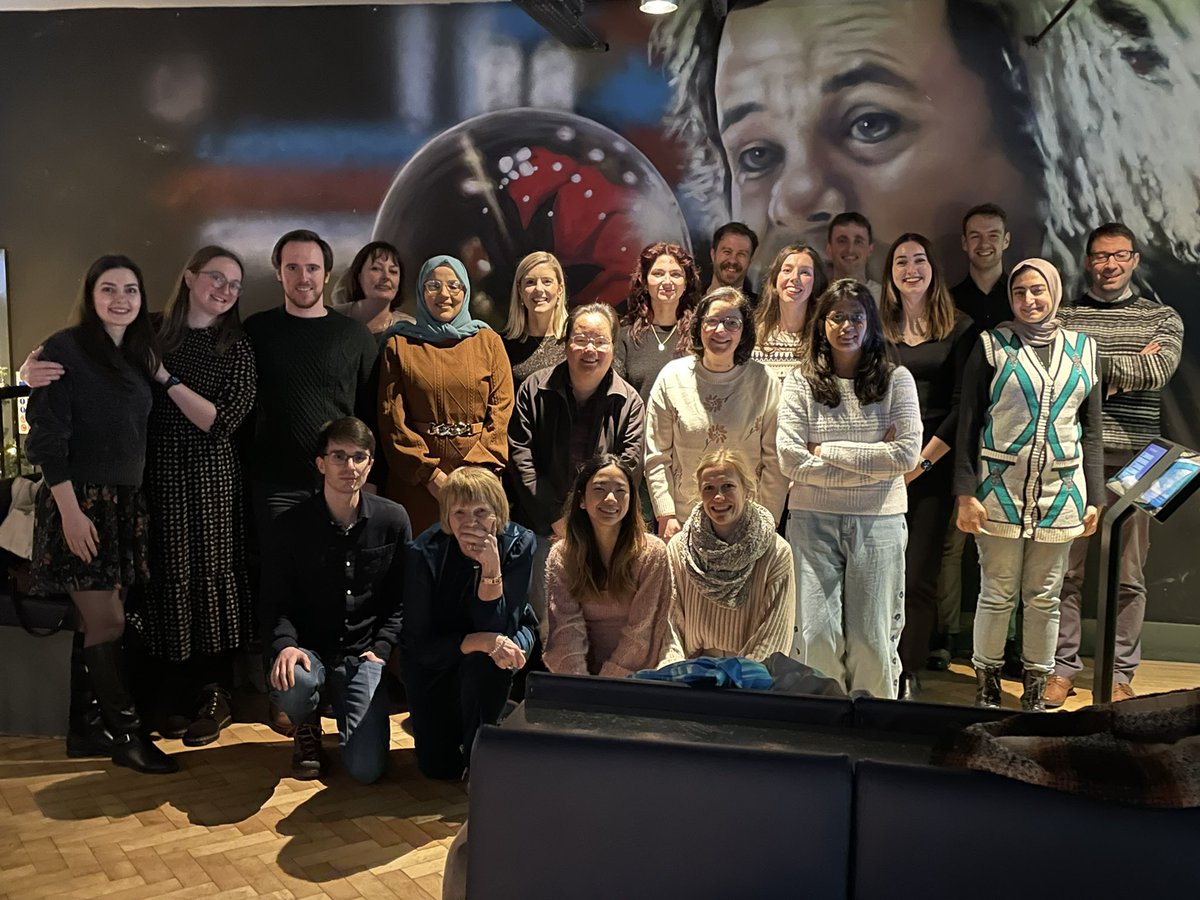 Happy Holidays Everyone! 🎄🎄🎄

We hope that you are all staying warm on the wind down to the winter break! ☃️🧣

‼️Check out the first issue of our newsletter for a round-up on what we have been up to recently: 
gla.ac.uk/research/az/tr…

Be merry and bright! ❄️
The Edwards Lab