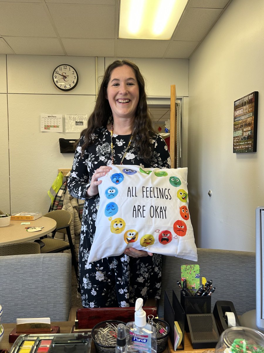 A student presented Ms Pariseau our school social worker with a special gift! Empathy shining bright from a thoughtful first grader ⁦<a href="/csd_south/">SouthColonieCSD</a>⁩