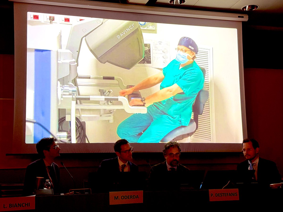 peppinoiorio's tweet photo. Professor @paolo_gontero rocking the #TOPMasterclass surgical cap while performing live radical prostatectomy ๐ช๐ช๐ช @oderdam @FedericoLavagno @UroMolinette @GMarra_MD @a_dalpra https://t.co/eXd8MblwIg