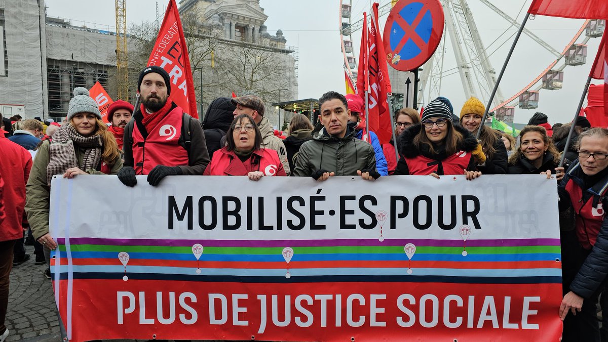etuc_ces's tweet photo. Full solidarity with Belgian workers demonstrating today in Brussels to stop austerity plans being drawn up by their future government.
Fighting all together against austerity in Belgium and everywhere in Europe
#13dec https://t.co/feqrnBdbKm