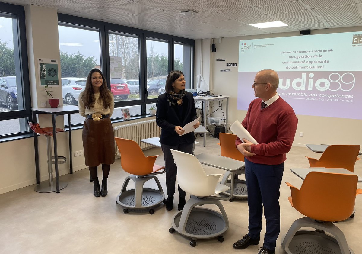 Canope_DTBFC's tweet photo. Merci à Mme. Mathilde Gollety, rectrice de l'@AcademieDijon et Mme. @McMissir, directrice générale de @reseau_canope pour leur présence et leur soutien lors de cette inauguration, ainsi qu'à M. Jean-Baptiste Lepetz, DASEN @dsden89 de se lancer avec nous dans ce projet. https://t.co/T5HXMn7ISj