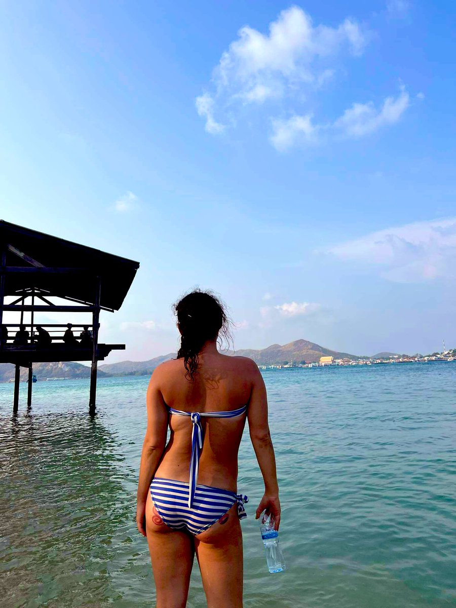 darkbitch6969's tweet photo. สมมุติว่าผิวแทน สวยไหม ? Am I gorgeous if I gettin tan skin? 

#สัตหีบ #sattahip #chonburi #ชลบรี #แสมสาร #samaesarn #Thailand #ไทย https://t.co/Px3XrnPlOo