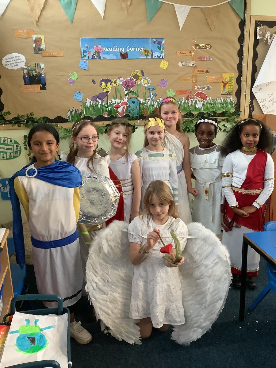 AbbeyPrimary's tweet photo. The Greek Goddesses have arrived in #y4 casting serenity, wisdom and love to all #immersionday #history 💙🇬🇷 https://t.co/7lKvds3L3L
