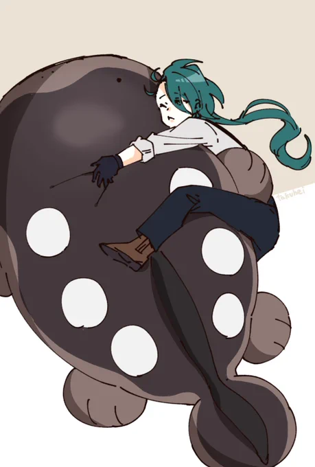 抱き枕にするにはデカい 