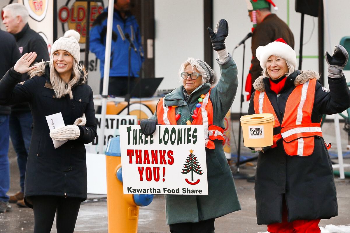 Kawartha Food Share (@kaw_foodshare) on Twitter photo 🎉 Hooray it’s Loonies on the Street day! 🎉
Stop by Ptbo Square or listen live on <a href="/FreqPtbo/">Freq 90.5 FM</a> & <a href="/Oldies967fm/">Oldies 96.7</a> 7-10am to join in on the fun!🎄🎅🏼
Our bucket brigade will be collecting change down George St. or donations can be made online- canadahelps.org/en/pages/3-loo…
THANK YOU!❤️ 🎉 Hooray it’s Loonies on the Street day! 🎉
Stop by Ptbo Square or listen live on <a href="/FreqPtbo/">Freq 90.5 FM</a> & <a href="/Oldies967fm/">Oldies 96.7</a> 7-10am to join in on the fun!🎄🎅🏼
Our bucket brigade will be collecting change down George St. or donations can be made online- canadahelps.org/en/pages/3-loo…
THANK YOU!❤️