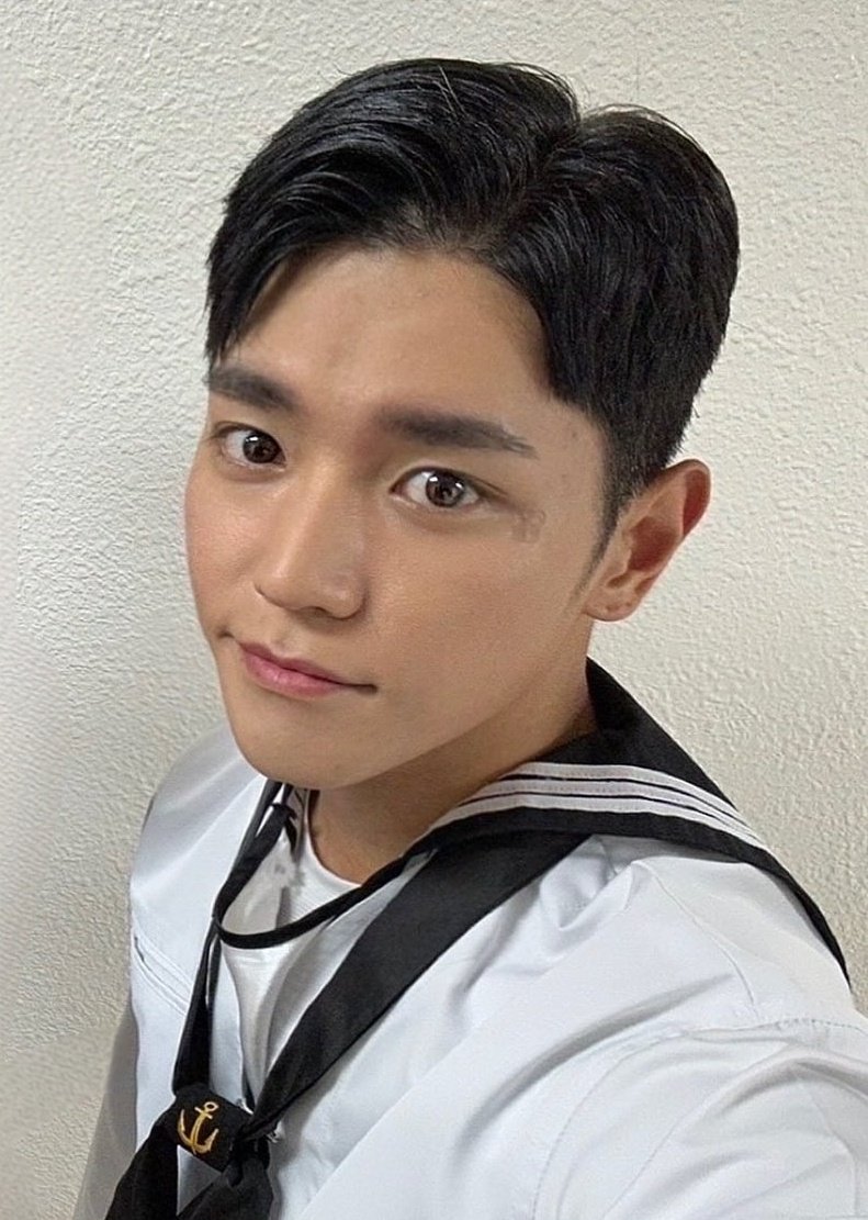 taeyong pics tweet media