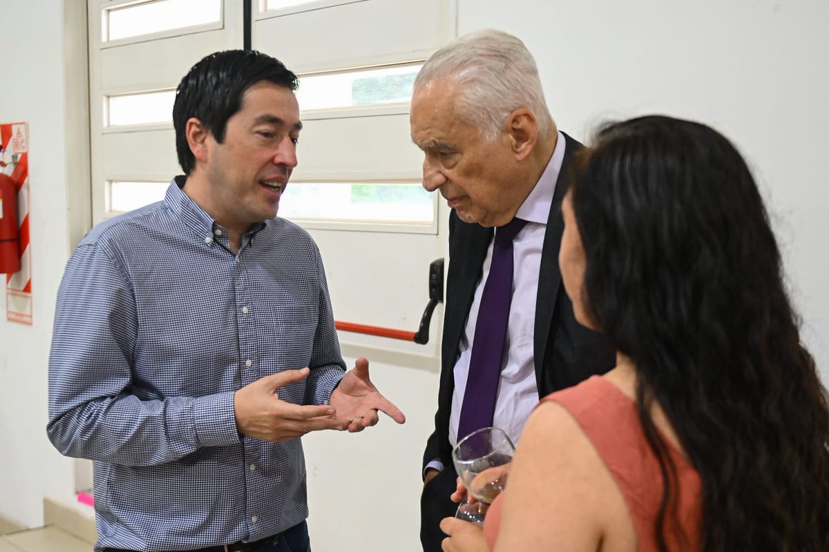 DrCormi's tweet image. #Ayer participé del #Brindis de #FinDeAño del equipo de @munimalvinas  junto a @Nardini_Leo María del Carmen Pardi y Daiana Rojas y todo el equipo de salud del municipio.