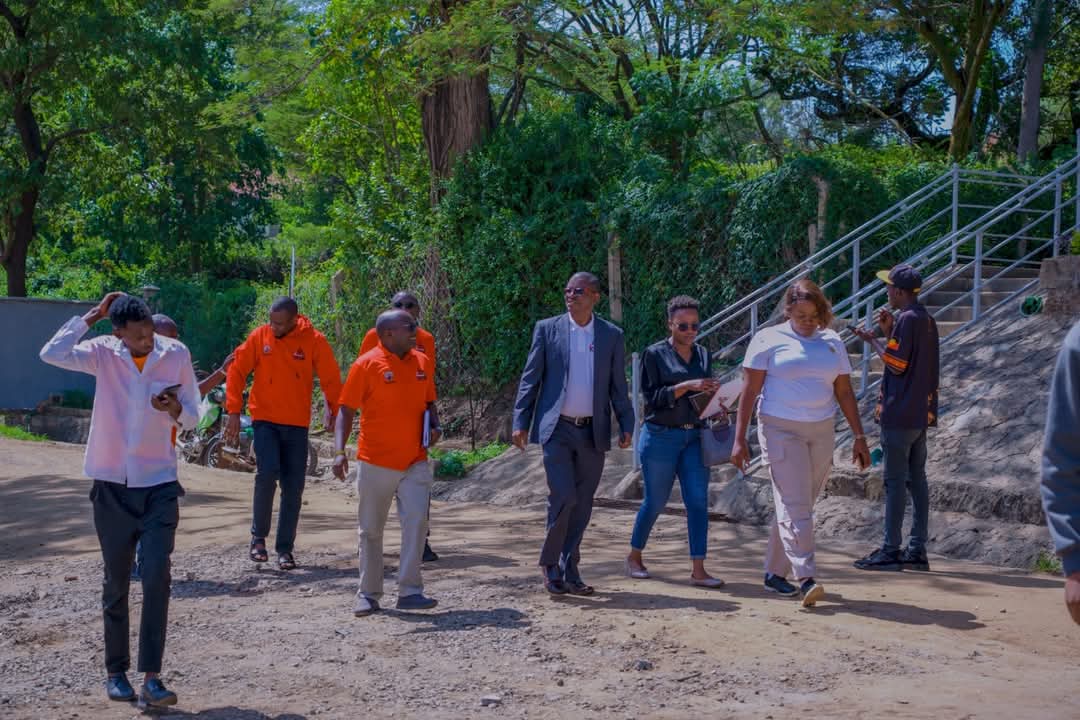 KitukuNthenya's tweet photo. UsaniiSafe
Section 4 of Cap 222, requires filmmakers intending to film within Kenya to obtain a filming licence from the KFCB.
Machakos county hosted Kenya Film Classification Board today Semara Hotels on a One day training to the creatives on its regulatory role in  film. https://t.co/zyN2cPhSYO